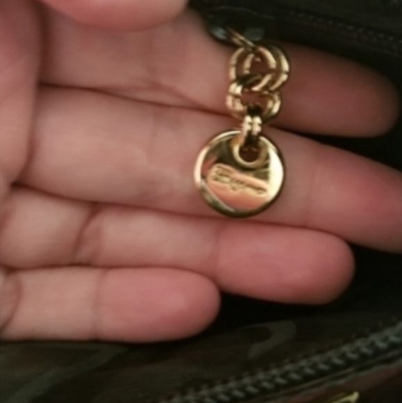 💗Ferragamo Black Patent Leather Purse💗 - Picture 3 of 4